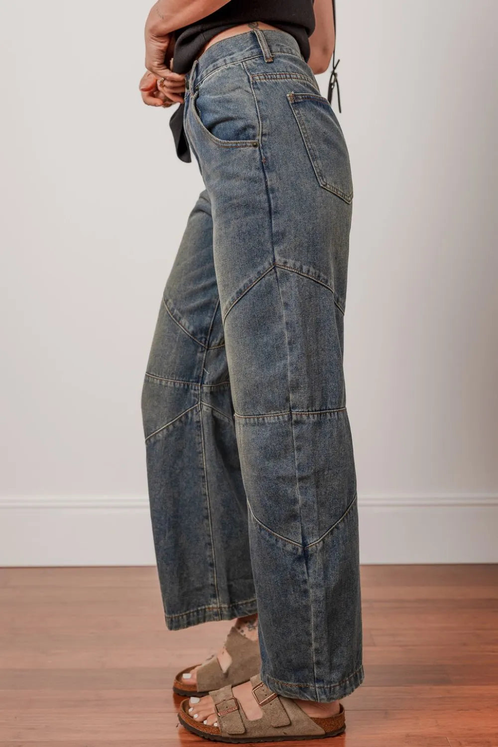 Exposed Stitching Loose Straight High Waist Jeans