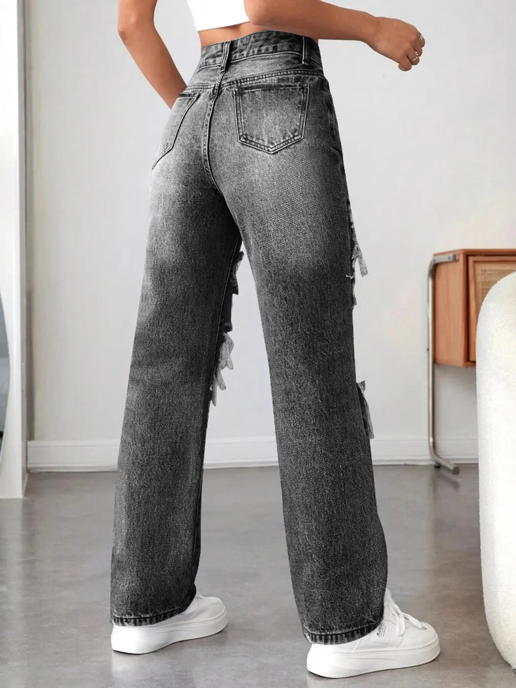 Distressed High Waisted Jeans