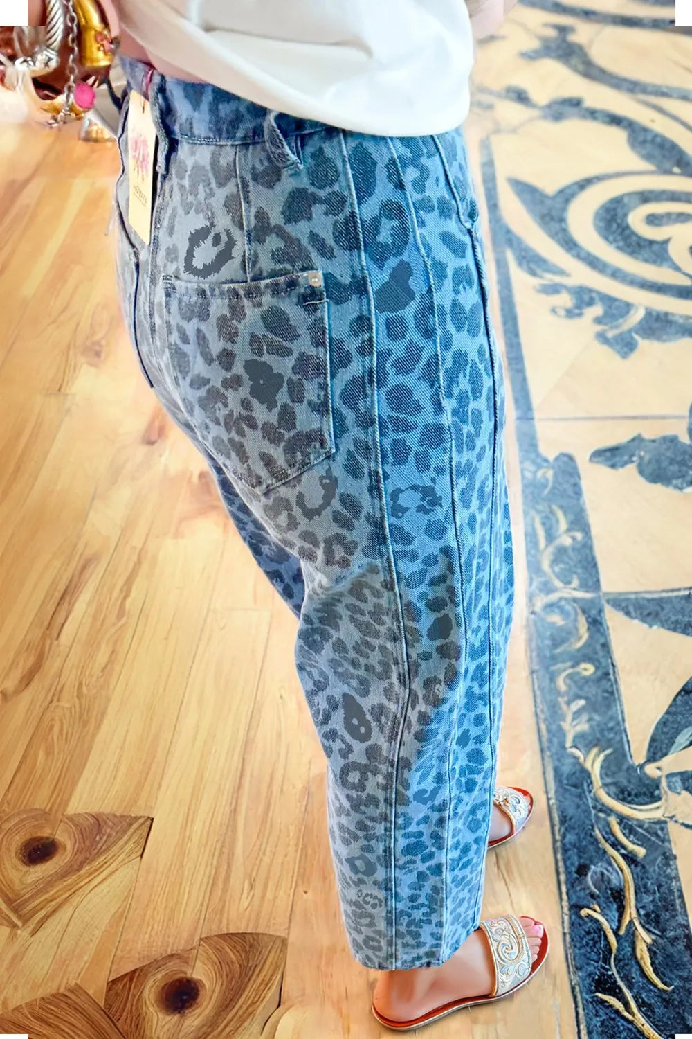 Leopard Print High-Waisted Relaxed Fit Jeans